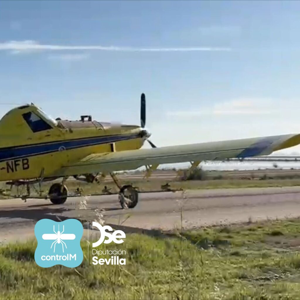 Aviso de tratamiento larvicida aéreo para el control de larvas de mosquito en arrozal en La Puebla del Río, Sevilla