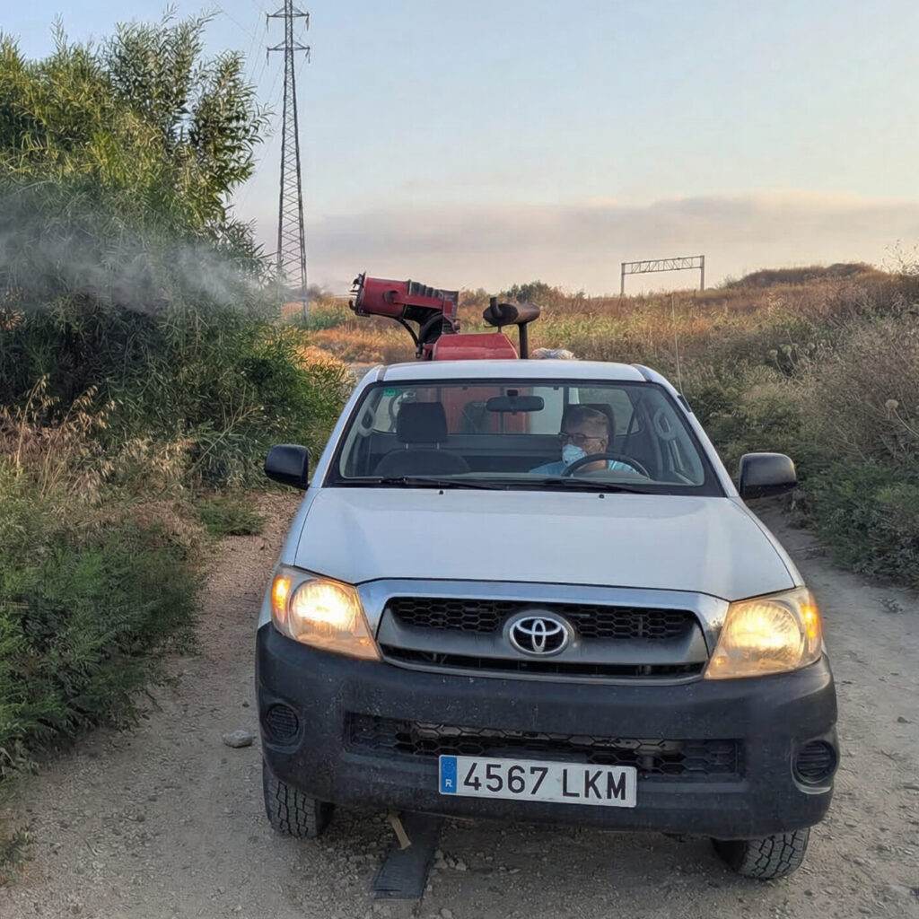 Aviso de tratamiento adulticida para el control de mosquitos transmisores del virus del Nilo occidental (VNO) en Almensilla, Sevilla