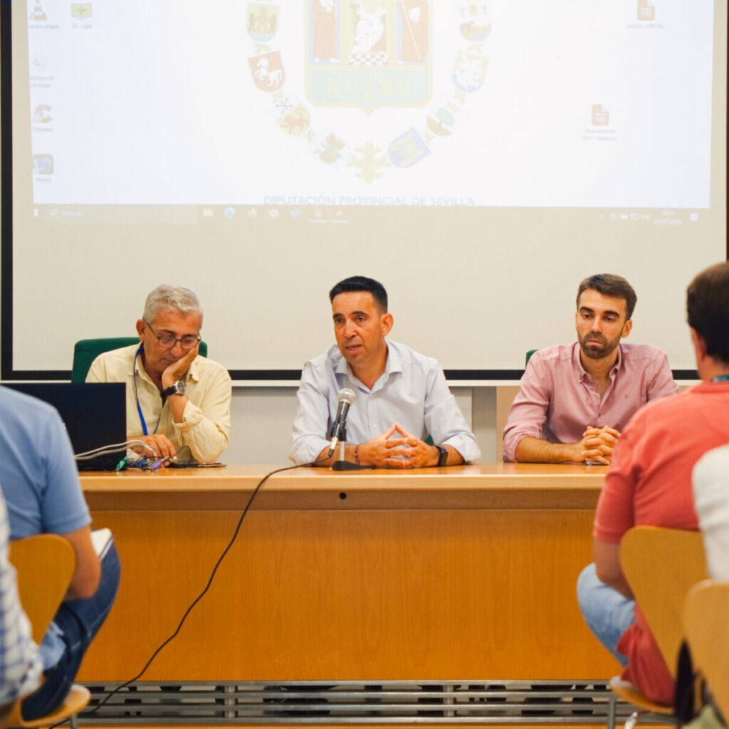 La Diputación acoge una reunión para reforzar la coordinación frente al VNO y adaptar las actuaciones a la evolución de los mosquitos